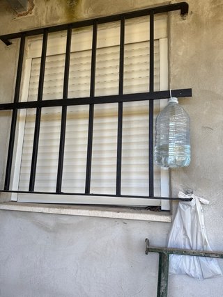 4 Ventanas doble hoja correde con persiana y rejas