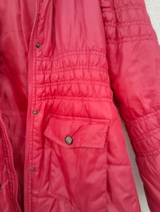 Chaqueton largo color rojo cereza. XL