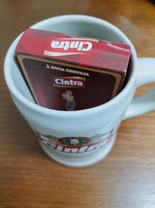 Caneca 🍺 e cartas