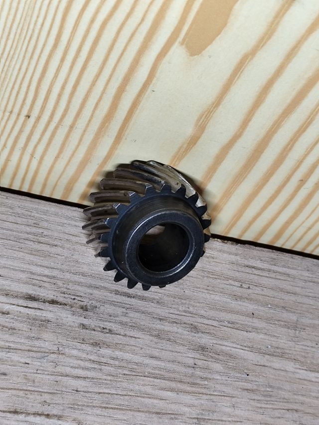 Piñón del cigueñal Derbi