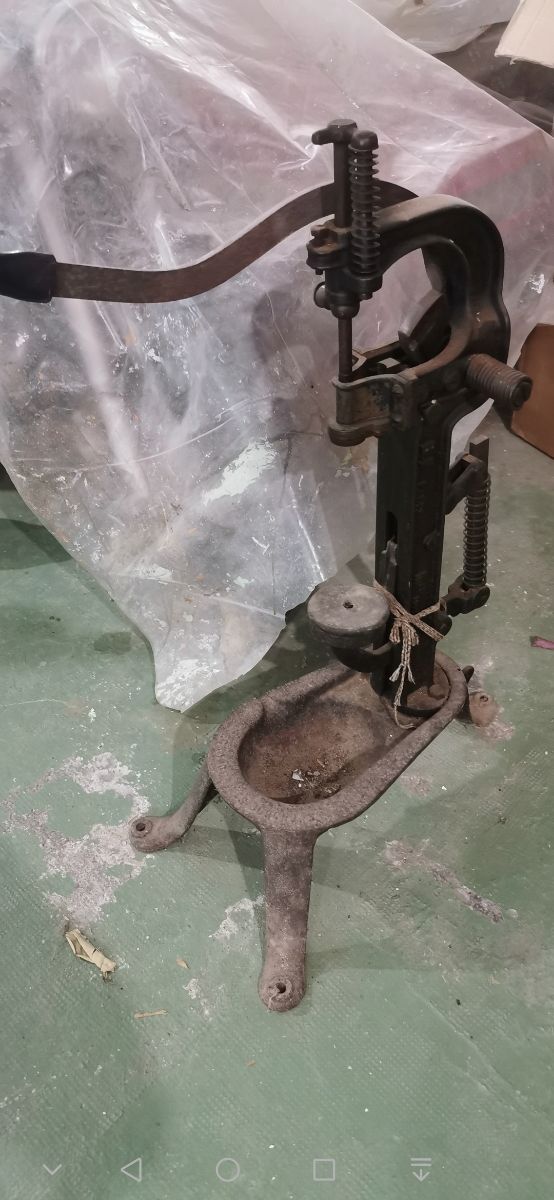 Encorchadora antigua