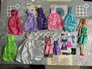 Muñeca con todos los accesorios