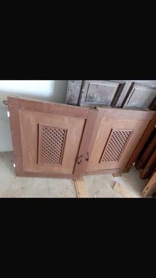 Puertas muy bonitas!!madera.....