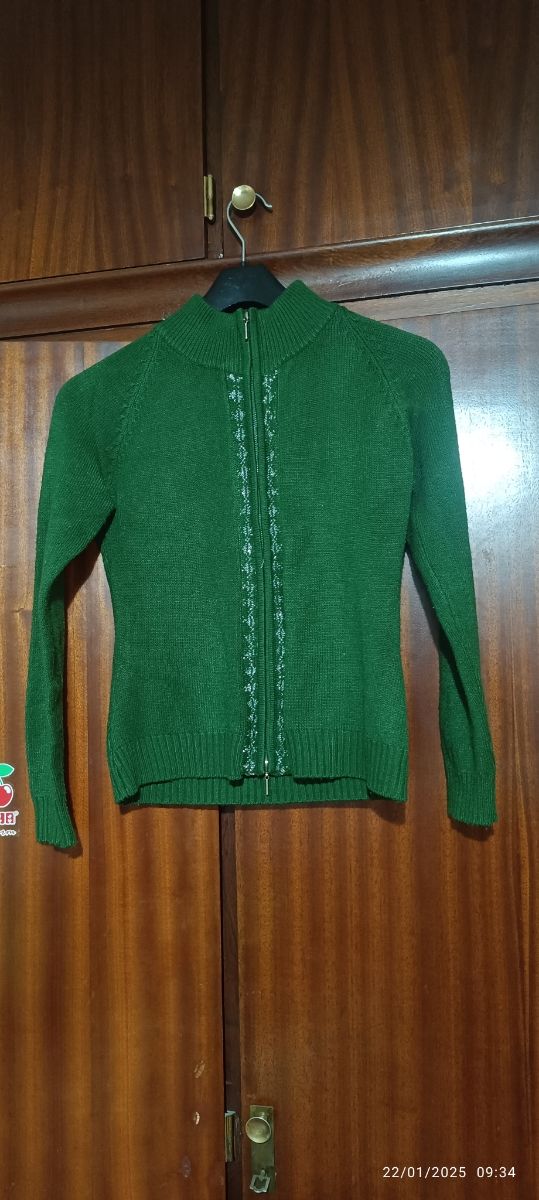 Casaco de malha com fecho 