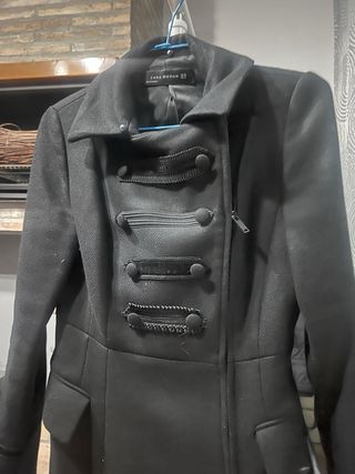 Abrigo negro paño Zara TXS