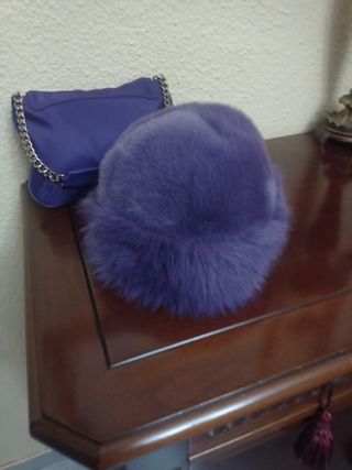 Gorro de pelito ruso morado
