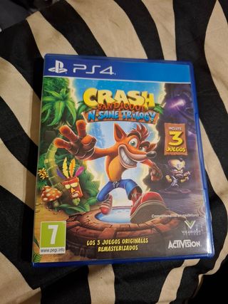 PlayStation 4 slim 1TB + Juego