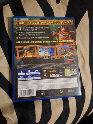 PlayStation 4 slim 1TB + Juego