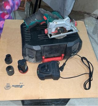 Sierra circular a batería Parkside 12v
No se envia