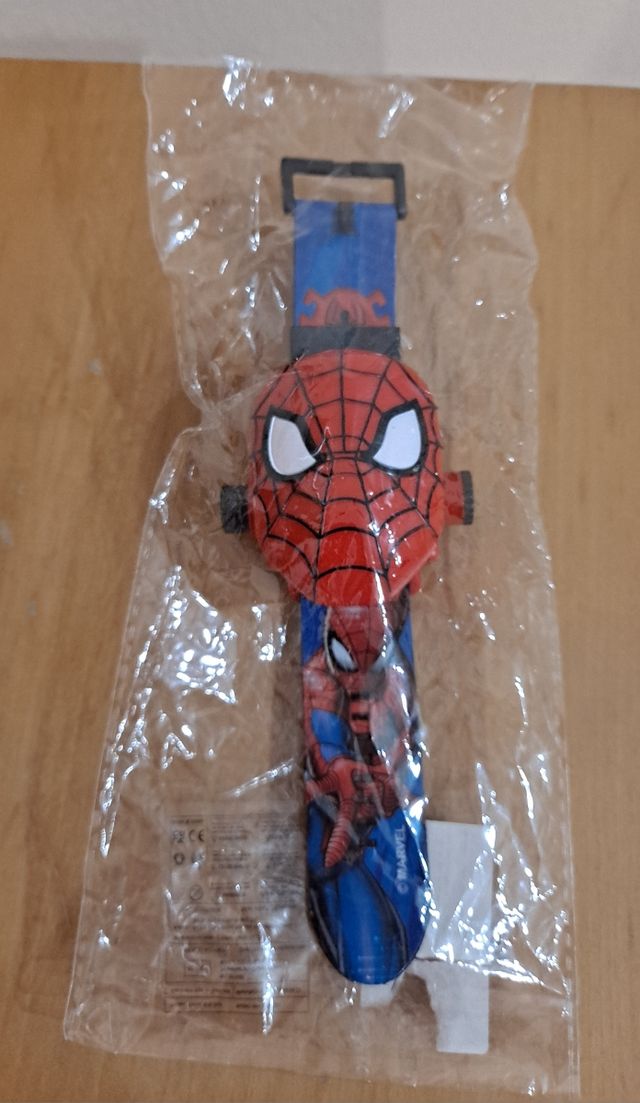 Reloj Spiderman digital, nuevo.