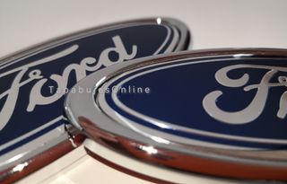 EMBLEMA CLASICO FORD LOGOTIPO DELANTERO TRASERO
