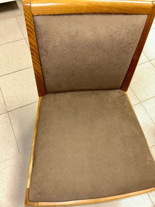 Sillas madera tapizadas.Sant Andreu Llavaneres