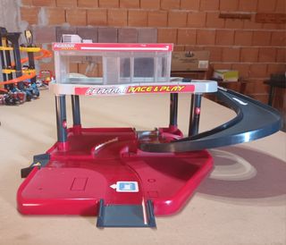 Pista:Burago originale Ferrari e Majorette