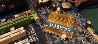 Placa madre AGP 8x DDR 400, ATI 9250
