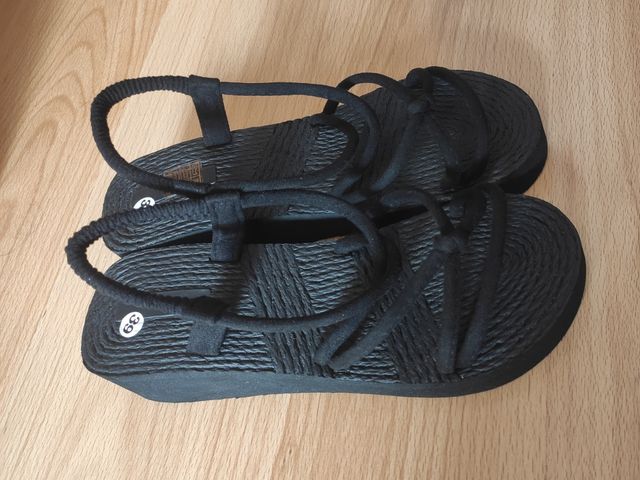 Sandalias nuevas