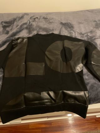 sudadera negra basica