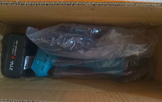 Amoladora radial a batería 21V.