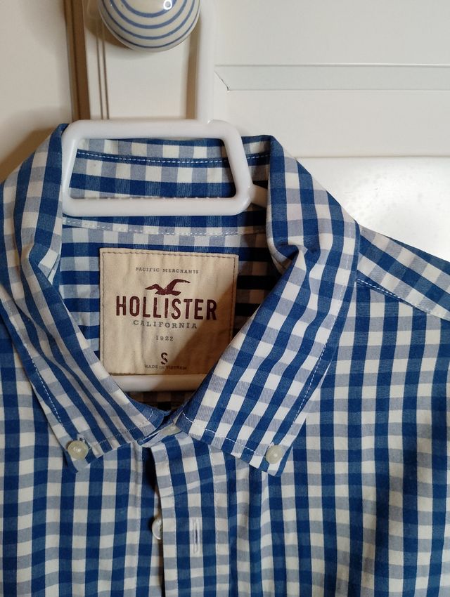 Camisa Hollister cuadros azul marino.