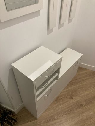 Mueble recibidor con espejo zapatero y colgadores