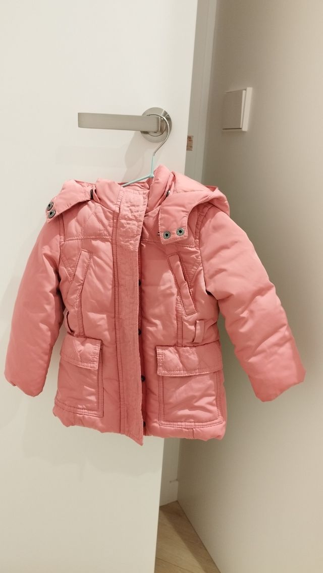 Abrigo niña color rosa  9-12 meses