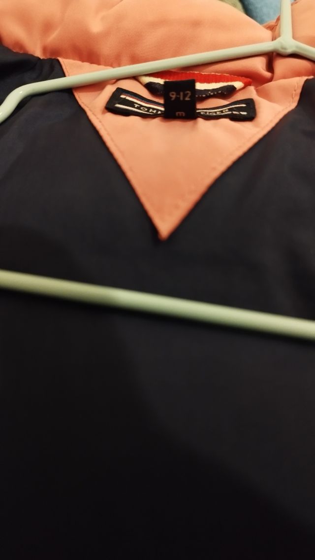 Abrigo niña color rosa  9-12 meses