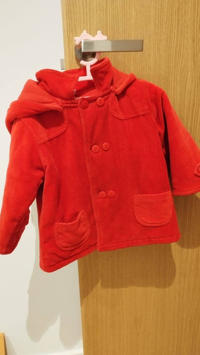 Abrigo niña 18 meses. Color rojo