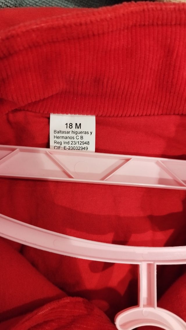 Abrigo niña 18 meses. Color rojo