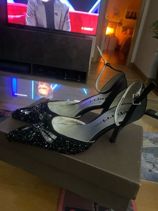 ZAPATO DE FIESTA TIPO GILDA N/36