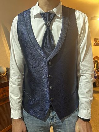 Lote chaquetilla corbata y pañuelo