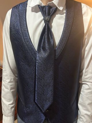 Lote chaquetilla corbata y pañuelo