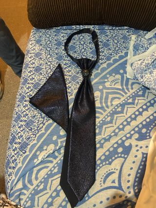Lote chaquetilla corbata y pañuelo