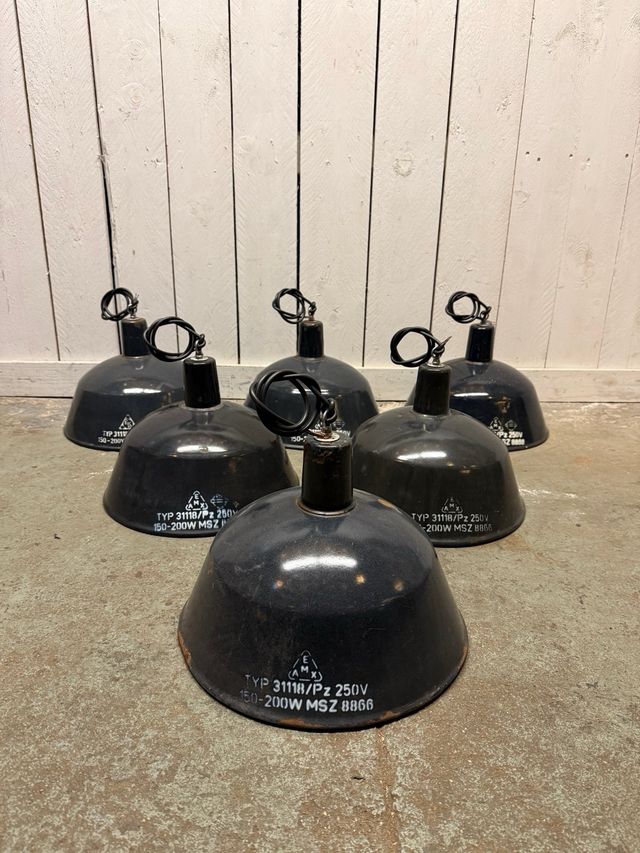 Candeeiro esmalte preto vintage