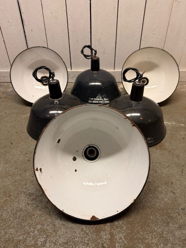 Candeeiro esmalte preto vintage