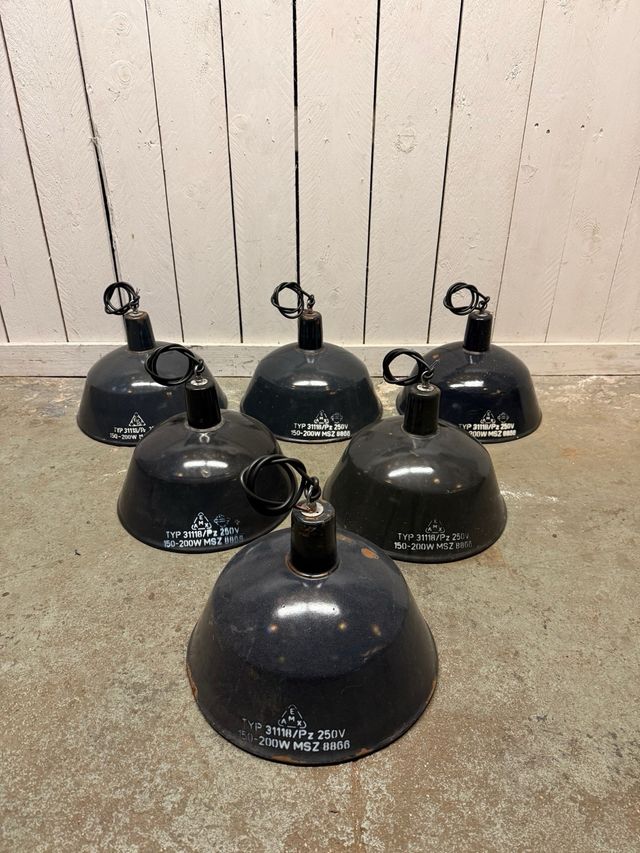 Candeeiro esmalte preto vintage