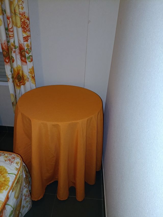 MESA CAMILLA DE 70×73