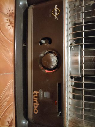 Estufa de keroseno electrónica.