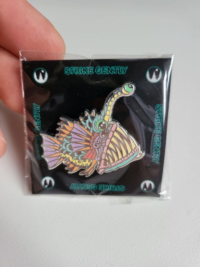 Pin Estaño | Strike Gently