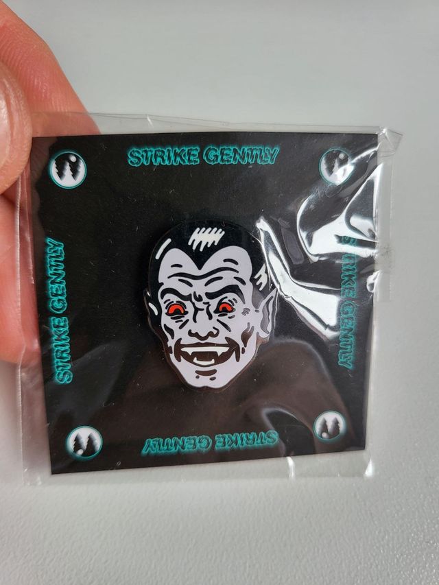 Pin Estaño | Strike Gently