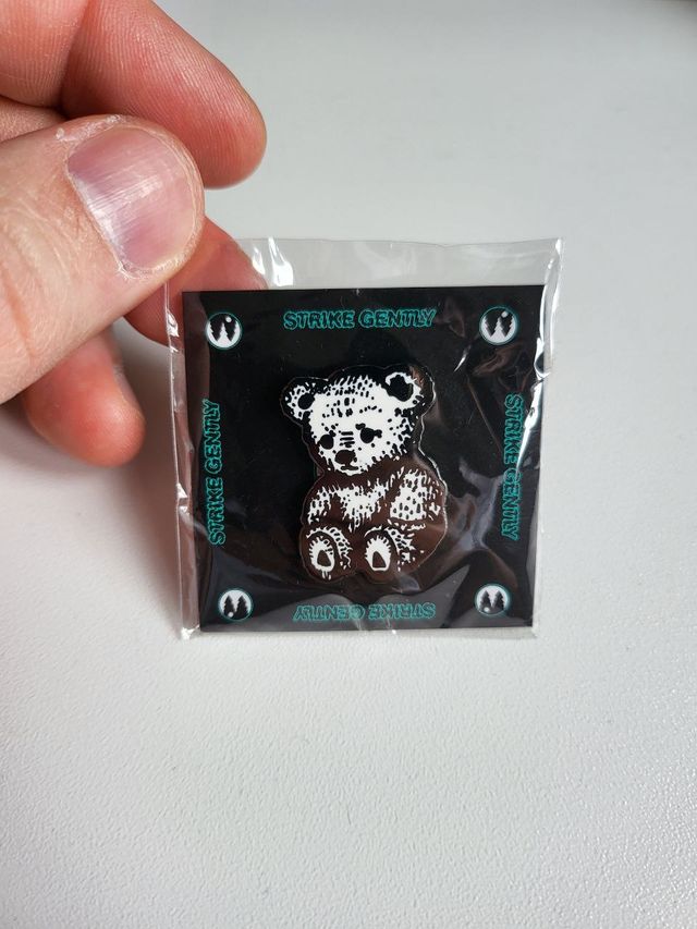 Pin Estaño | Strike Gently