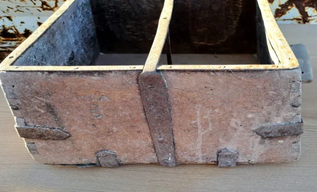 Celemín o medidor de grano antiguo