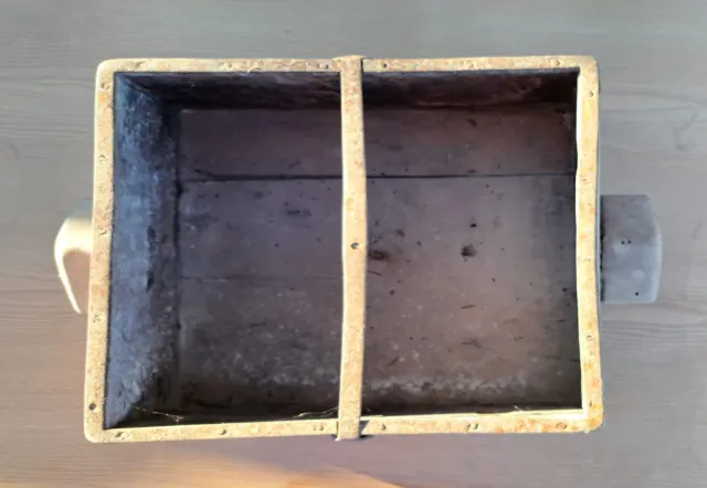 Celemín o medidor de grano antiguo