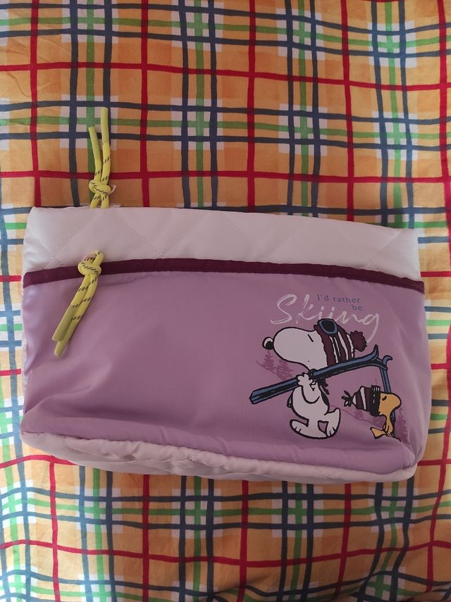 Neceser mediano de Snoopy de Nylon.