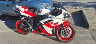 YAMAHA R1 2008