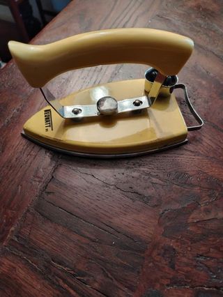 Ferro da stiro vintage portatile