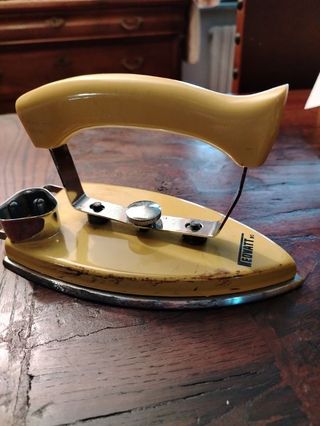 Ferro da stiro vintage portatile
