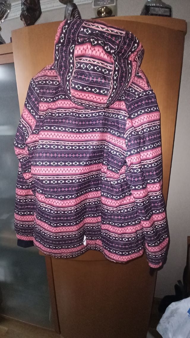 Abrigo deportivo niña