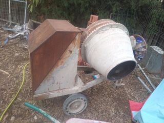 Hormigonera grande a gasolina