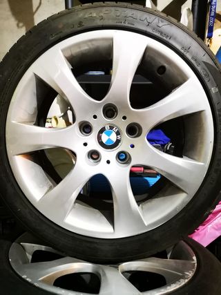 Llantas originales bmw 17' 4 ruedas y neumáticos  