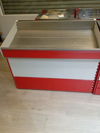 Muebles de frutería y balanza como nuevo