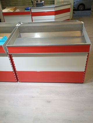 Muebles de frutería y balanza como nuevo